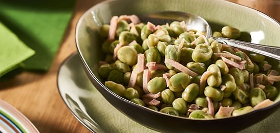 Recept van het Voedingscentrum: Gesmoorde tuinboontjes met een karbonade en aardappelen